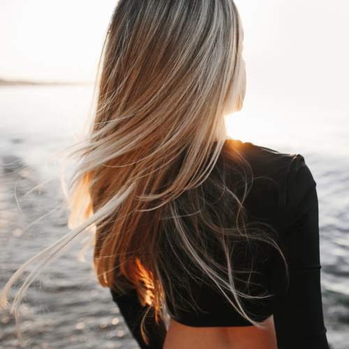 薄毛克服アドバイザー　エミリー